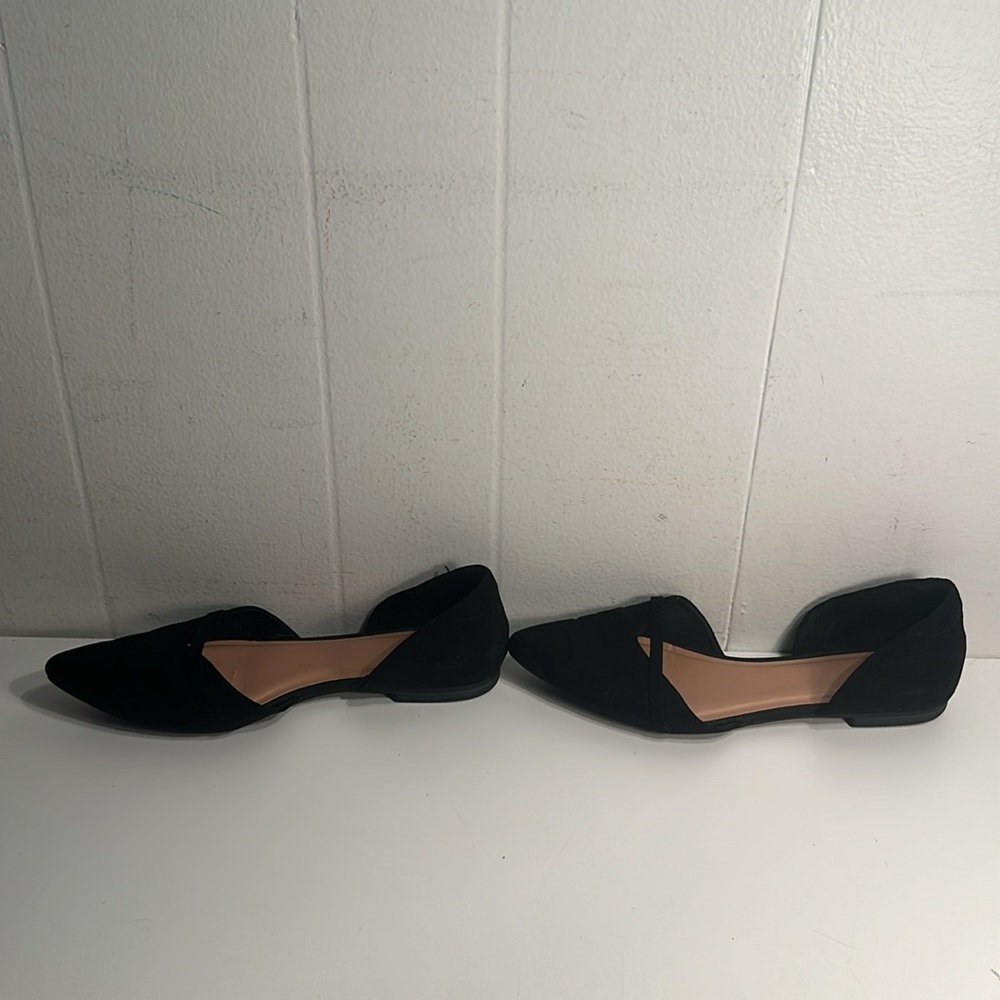 Old Navy Black Faux Suede Pointed Toe Flats - Size 9 Women’s - Picture 4 of 10